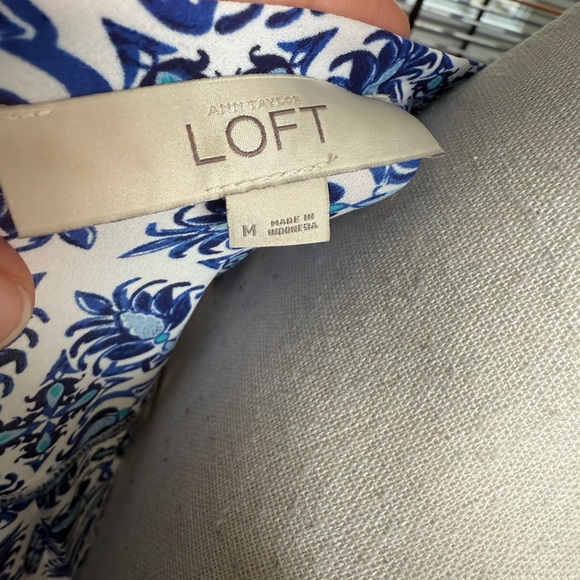 LOFT Blue and White Tile Print Short Sleeve blouse - Picture 11 of 11
